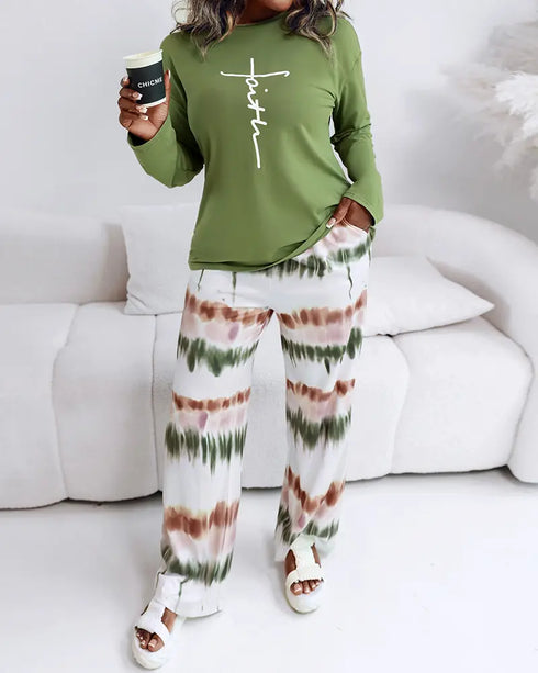 2 Pieces Outfit Reindeer Print Long Sleeve Drop Shoulder Top and Christmas Print Colorblock Elastic Waist Pants Set Casual Pajamas Set green