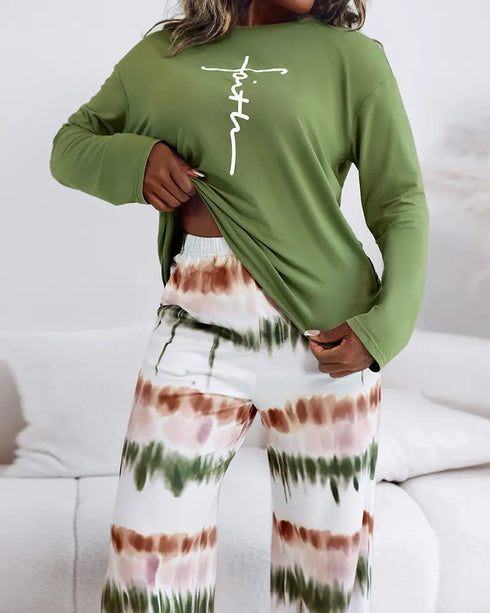 2 Pieces Outfit Letter Print Batwing Sleeve Loose Top and Striped & Polka Dot Print Elastic Waist Pants Set Casual Pajamas Set green