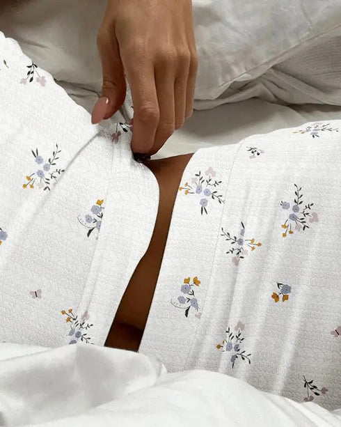 2 Pieces Outfit Bowknot Decor Notch Neck Adjustable Straps Ruffles Camisole Top and Elastic Waist Shorts Set Casual Ditsy Floral Print Frill Trim Jacquard Textured Pajamas Set white