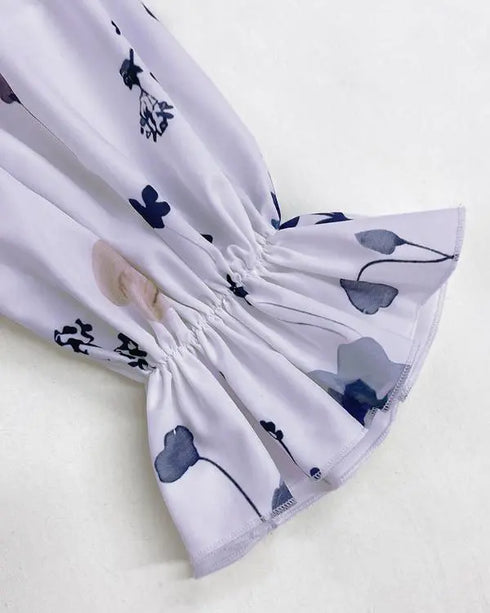 Floral Print Deep V-Neck Contrast Lace Flare Sleeve Bow Tie Front Blouse Casual Ruffle Hem Loose Top light purple