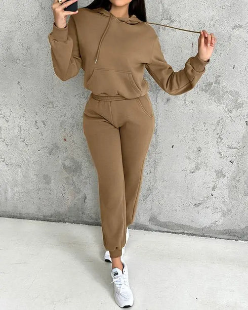 2 Pieces Outfit Kangaroo Pocket Thermal Lined Drawstring Hoodie Sweatshirt and Casual Elastic Waist Cinched Ribbed Cuffs Sporty Sweatpants Set khaki