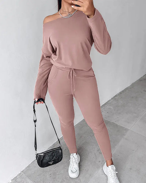 2 Pieces Outfit Long Sleeve Skew Neck Pullover Top and Drawstring Elastic Waist Slim Fit Pants Set red bean