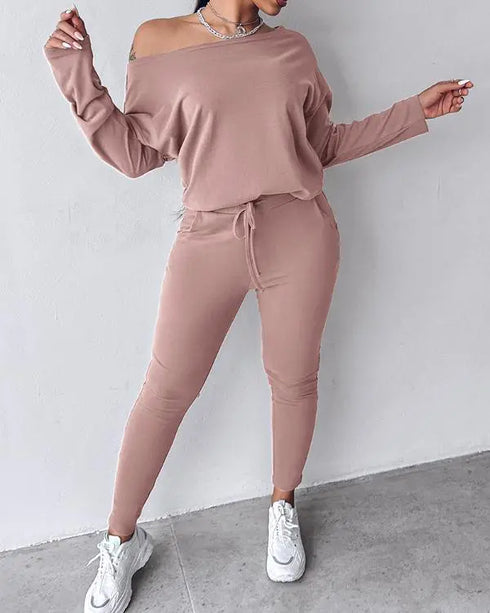 2 Pieces Outfit Long Sleeve Skew Neck Pullover Top and Drawstring Elastic Waist Slim Fit Pants Set red bean