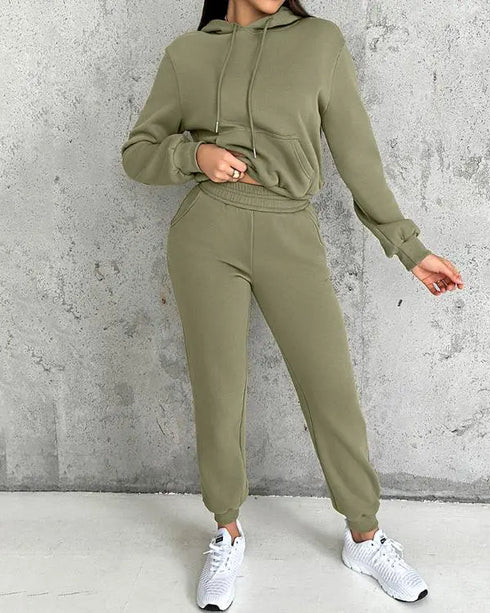 2 Pieces Outfit Kangaroo Pocket Thermal Lined Drawstring Hoodie Sweatshirt and Casual Elastic Waist Cinched Ribbed Cuffs Sporty Sweatpants Set green