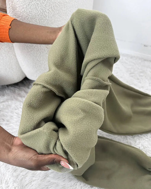 2 Pieces Outfit Kangaroo Pocket Thermal Lined Drawstring Hoodie Sweatshirt and Casual Elastic Waist Cinched Ribbed Cuffs Sporty Sweatpants Set green